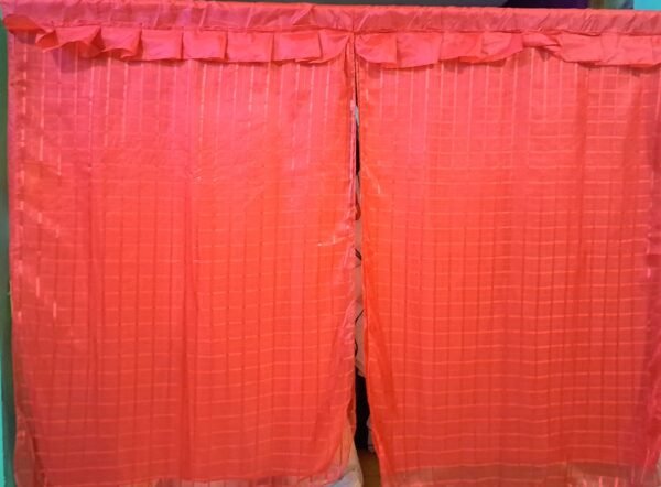 Cortinas de Tergal con Forro Rojas