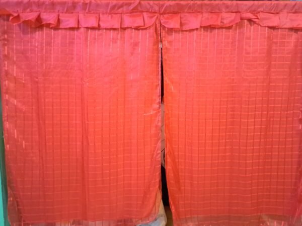 Cortinas de Tergal con Forro Rojas