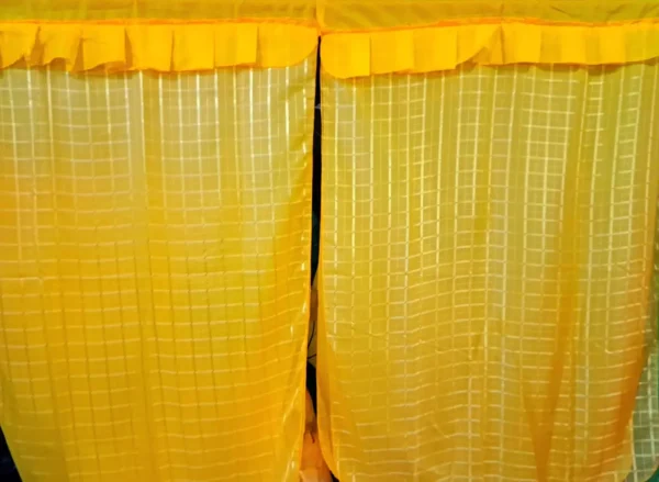 Cortinas de Tergal con Forro Amarillo